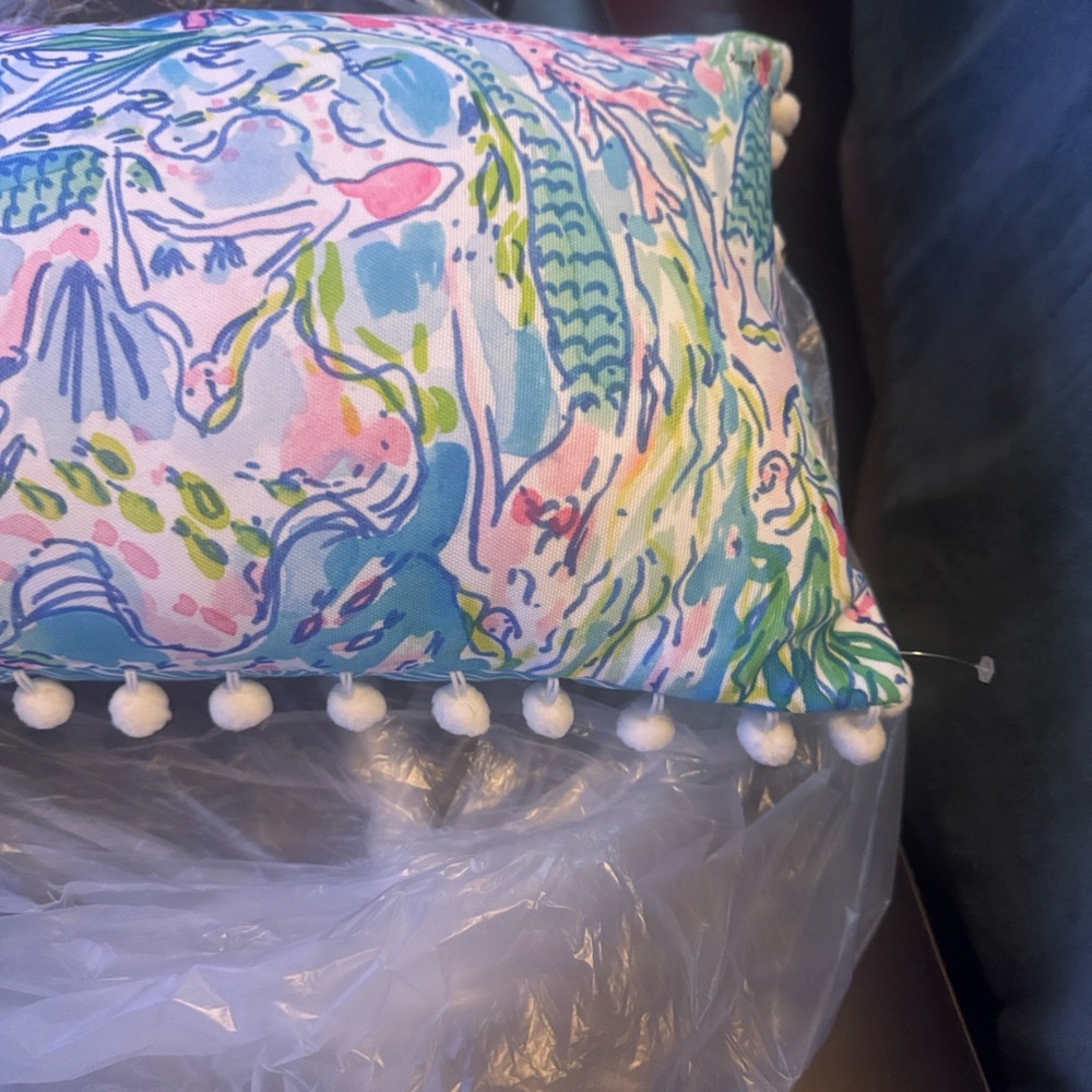 Lilly Pulitzer Vibrant Pom Pom Pillow - Picture 2 of 9
